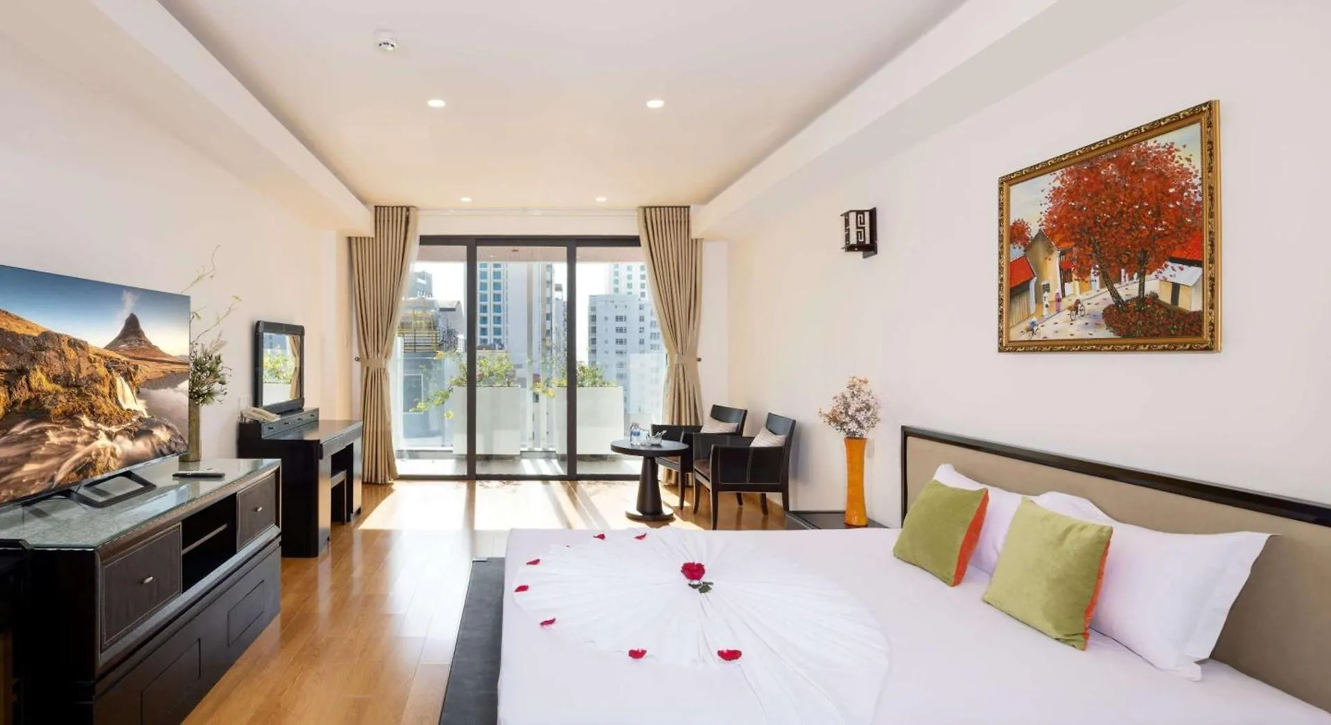 The Summer Hotel Nha Trang